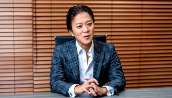 岡本祥治さん（株式会社みらいワークス 代表取締役社長）：<br />
ある日を境に、順風満帆のキャリアが一変した<br />
「プロフェッショナル人材」が挑戦できる社会インフラを目指す