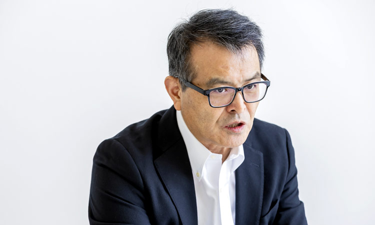 浜口伝博さん(医師/医学博士、一般社団法人産業医アドバンスト研修会 理事長、産業医科大学 産業衛生教授)インタビューの様子