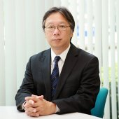 中西　真人
